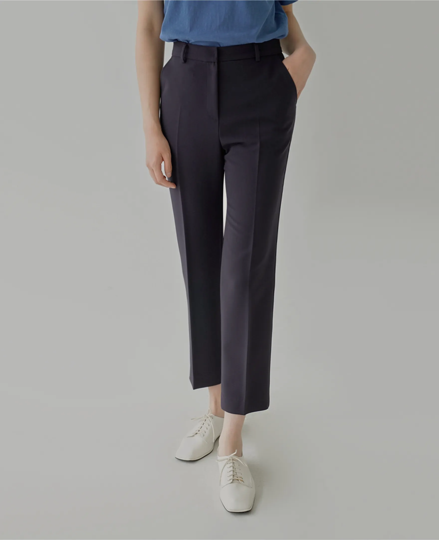 Pale Ankle Slack Pants