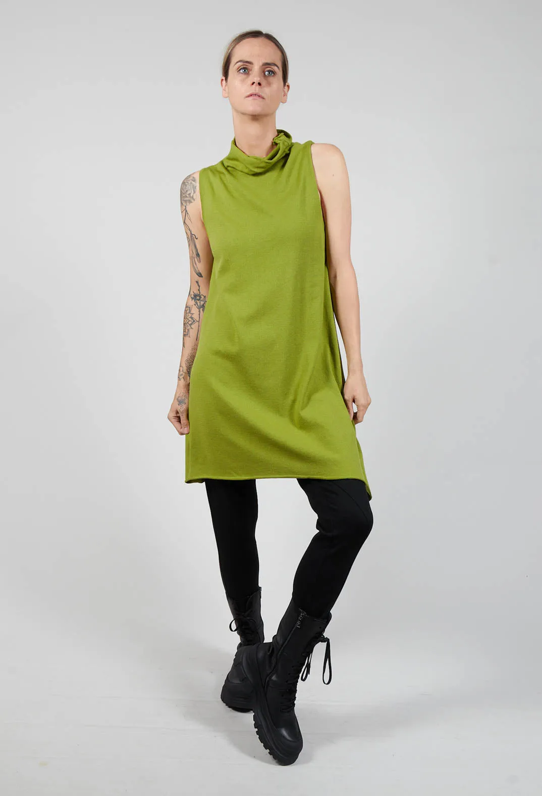 Sleeveless Top with Stand up Collar in Erba Green